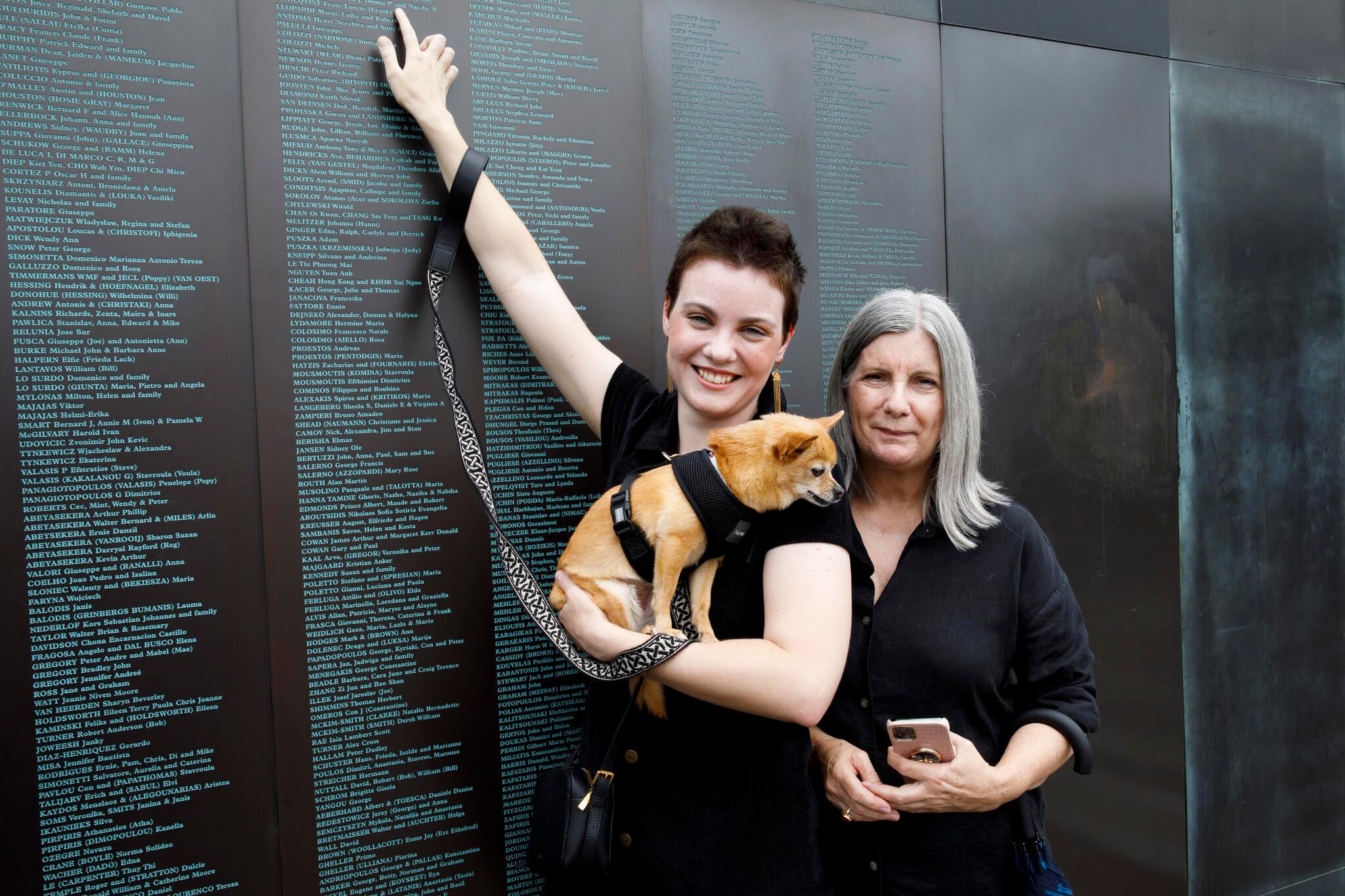 Portrait of people at the Monument